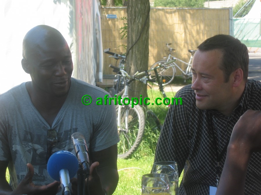 ../Images/AfricaFestival-28-29May05 108.jpg